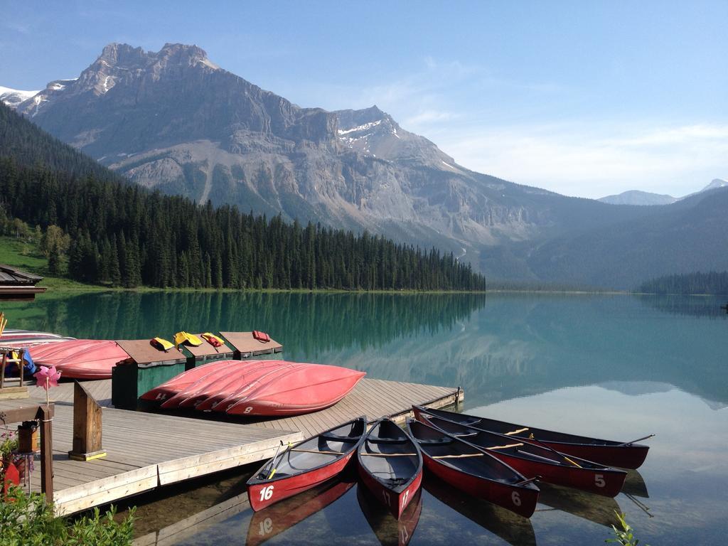 Canadian Rockies Inn - Adults Only Філд Екстер'єр фото